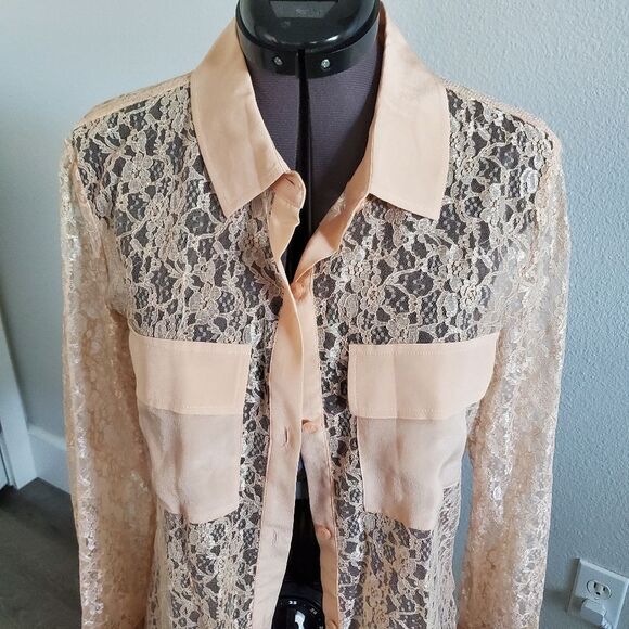 NWT Victoria's Secret Women's Button-down Shirt Medium Peach Lace Top - Picture 4 of 11